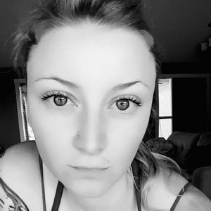 Meet your Posher, Cassandra